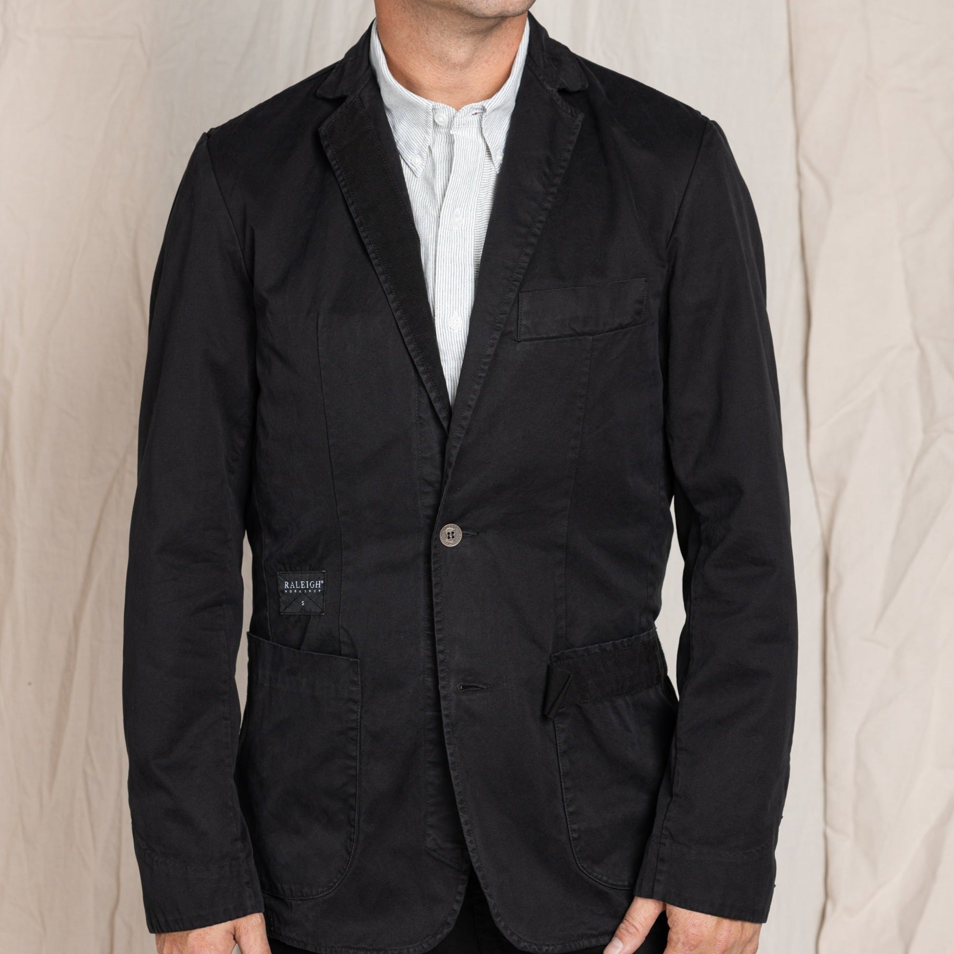 angle hover: Black Twill